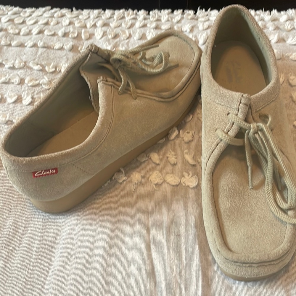 Womens Clark’s size 8